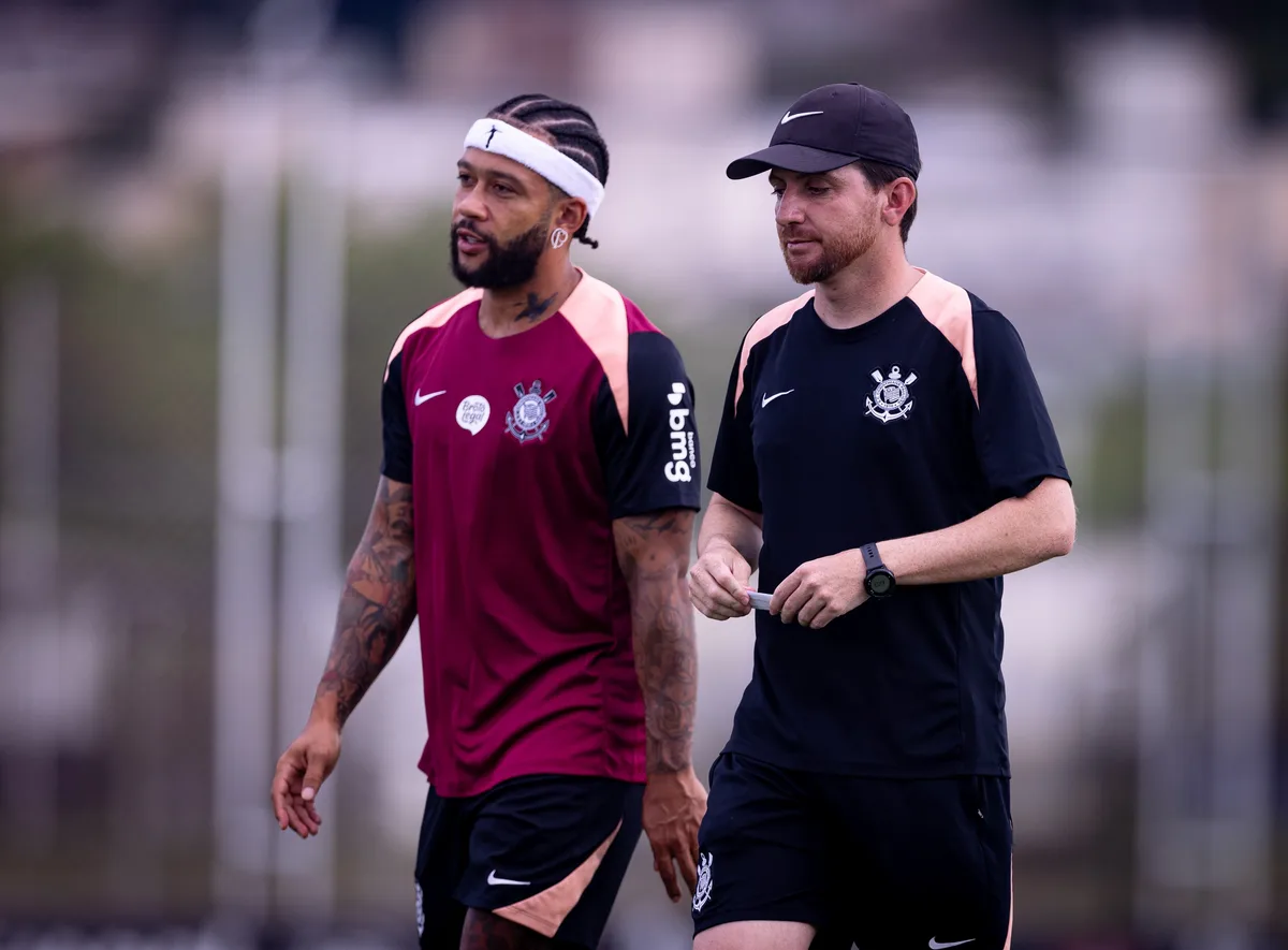 Escalação do Corinthians: técnico interino prepara mudanças no ataque contra o Palmeiras