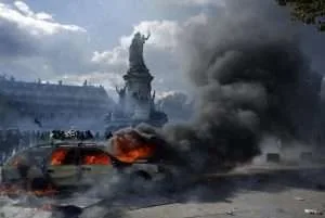 Protestas en Francia dejan 2.000 detenidos y 600 efectivos heridos