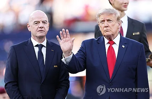 인판티노 회장 비판했던 라무르 FIFA COO, 결국 3주 만에 경질