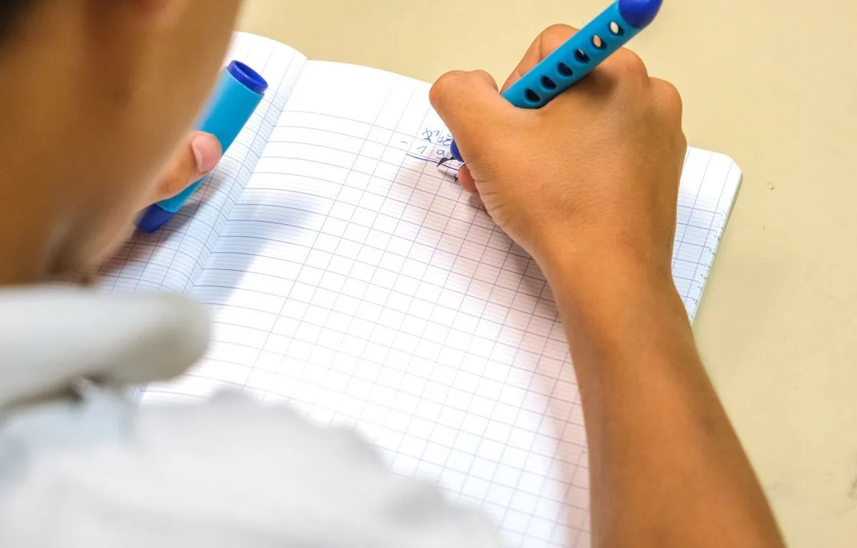 Rentrée scolaire : Mais pourquoi demande-t-on encore aux élèves d’acheter un stylo à plume ?