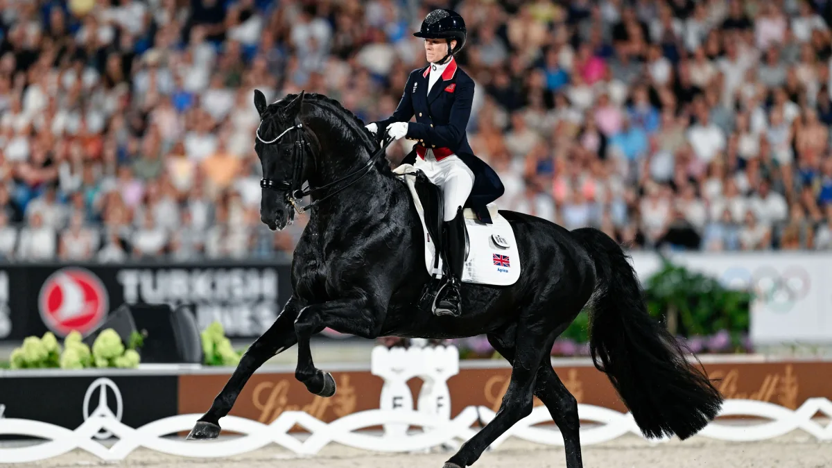 Charlotte Fry fliegt zu Gold: „Der Ritt unseres Lebens“