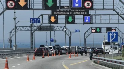 Движение транспорта по Крымскому мосту возобновлено