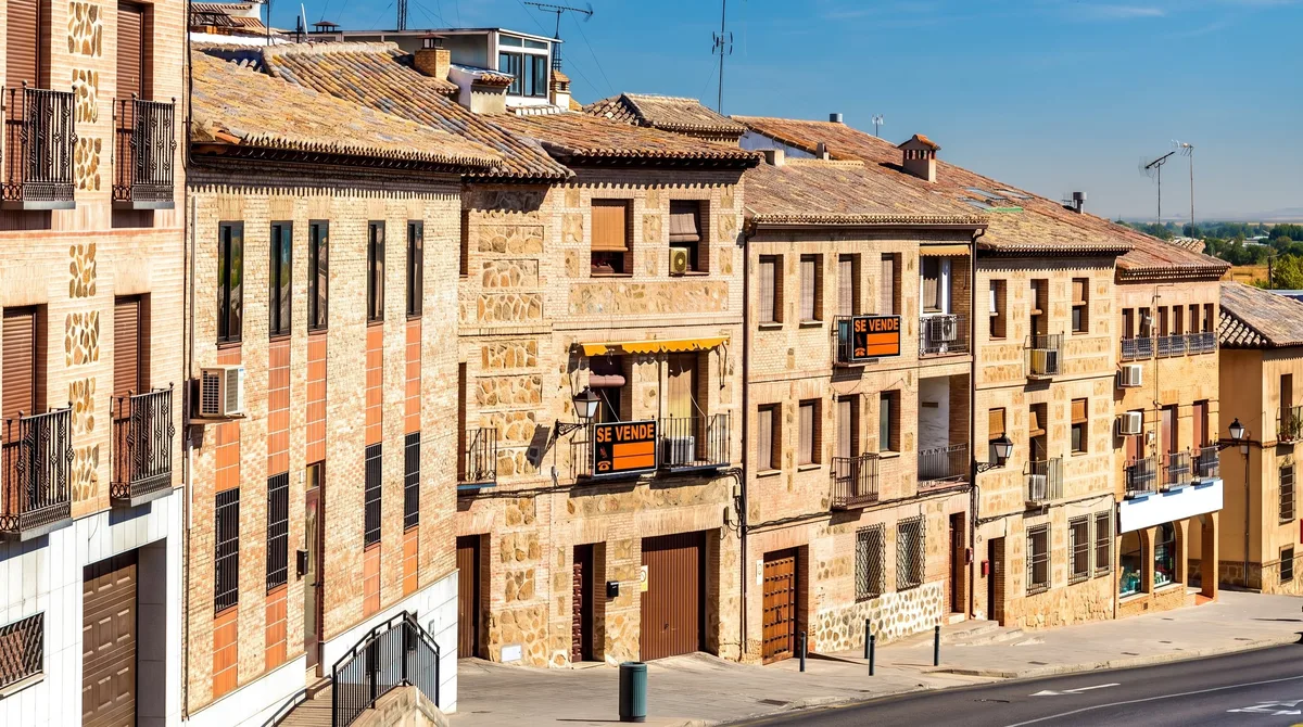 Los españoles huyen de las casas caras: el 91% busca viviendas de menos de 350.000 euros