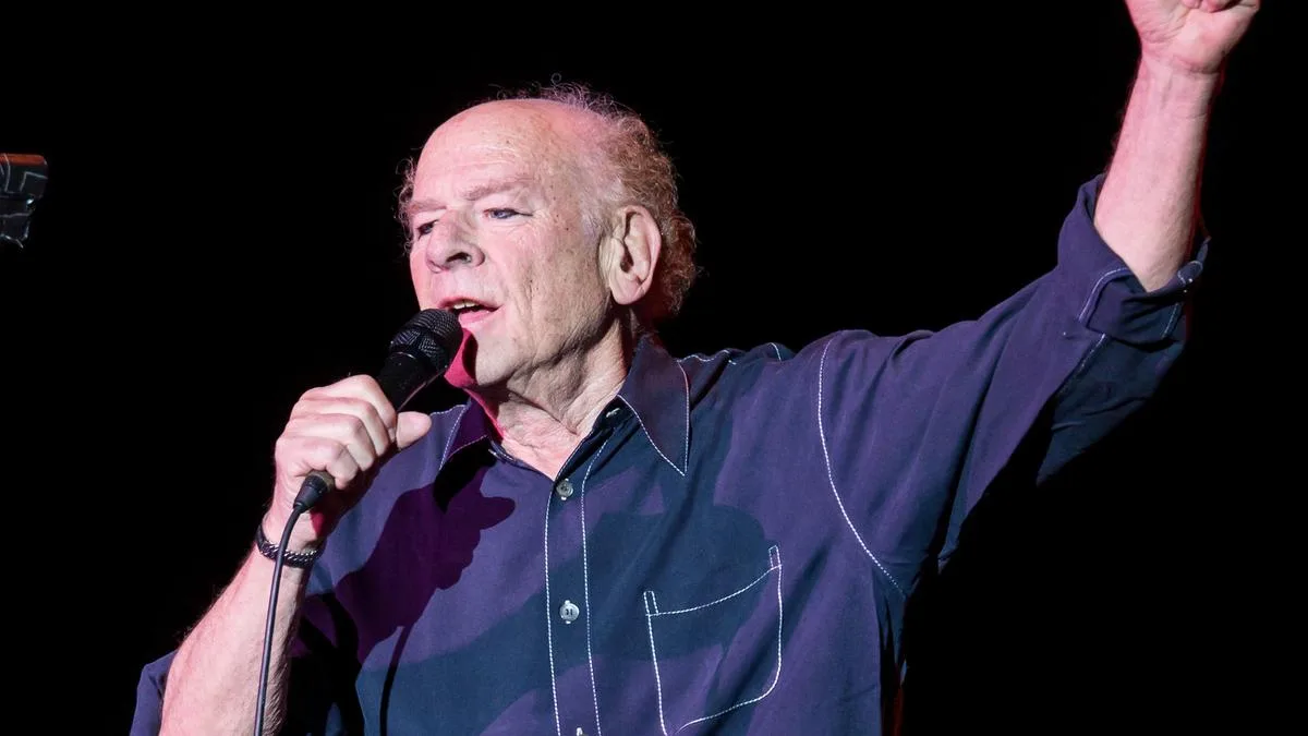 Art Garfunkel 'heartbroken' after postponing UK tour