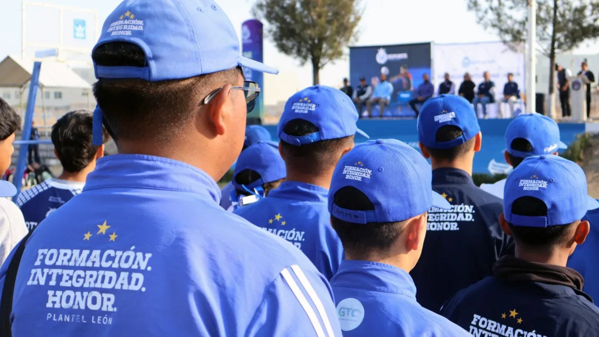 Secretaría de Educación suspende a escuela militarizada de Puebla