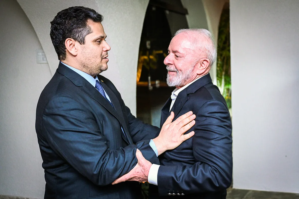 O movimento de reaproximação de Lula com Alcolumbre para as eleições