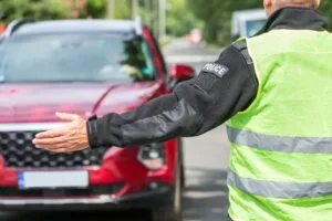 Reenquadramento de servidores sem concurso público é inconstitucional