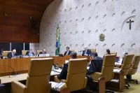 Moraes autoriza professor a dar aulas particulares à filha de Bolsonaro
