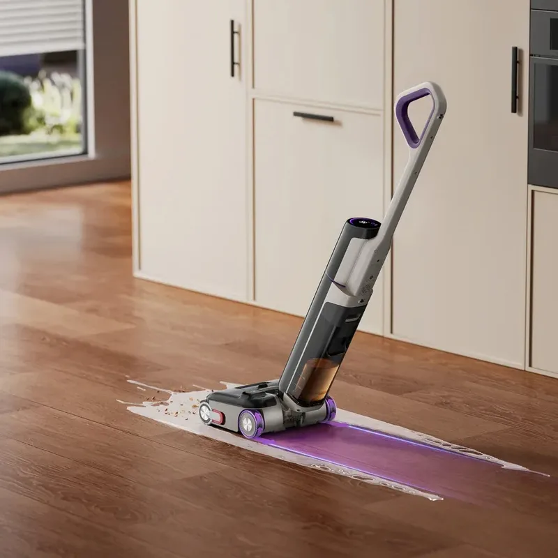 Actualité : Poils, taches et meubles bas : Eureka équipe son aspirateur-laveur FloorShine 830 pour les corvées du quotidien