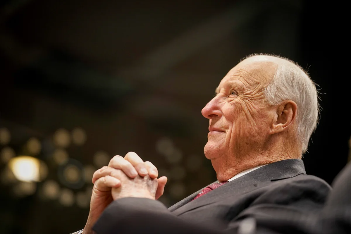 Murió el rey Harald V de Noruega a los 89 años y su hijo Haakon VIII lo sucedió en el trono