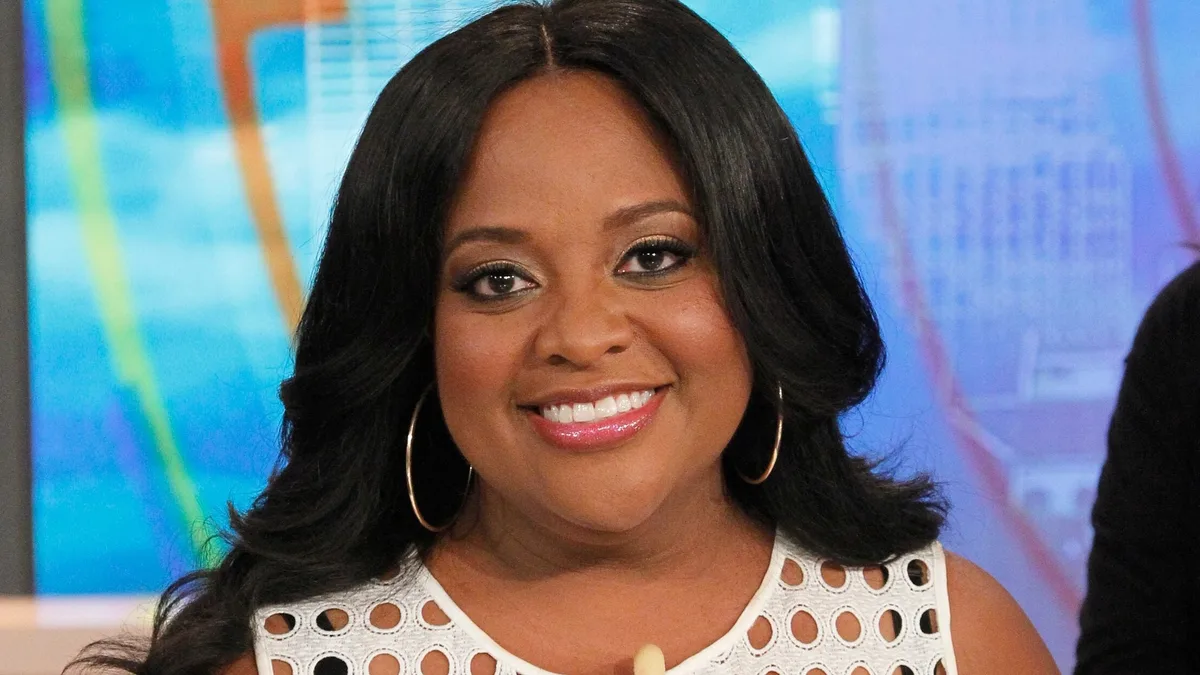 Talk Show Host, 59, Shows Off Jaw-Dropping Weight Loss