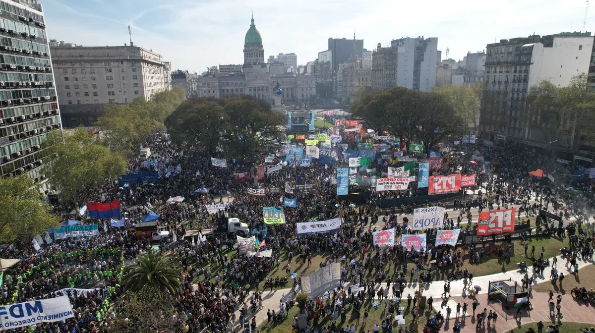 El Gobierno descontará el día a los estatales que adhieran al paro de ATE y busca un acuerdo con las universidades