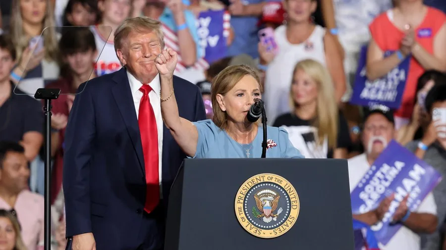 Democratic strategist: 'Something's going on' when Trump 'can only deliver 52 percent' in South Carolina