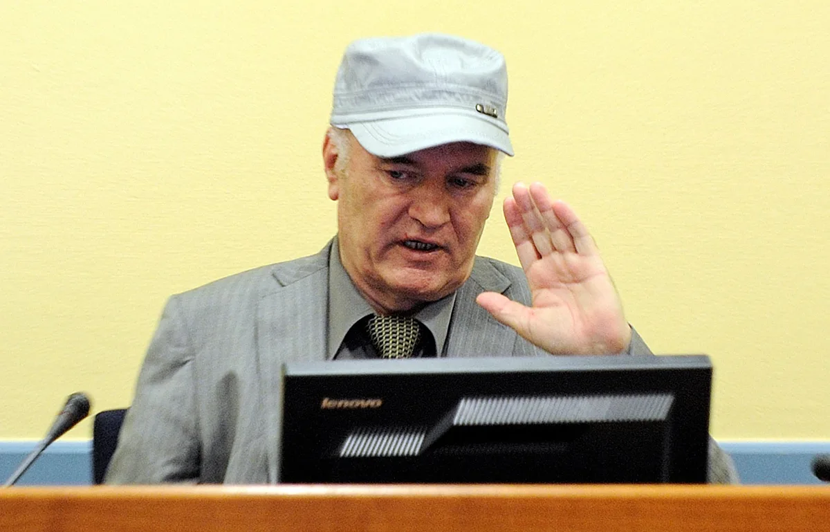 Ratko Mladic, el asesino de ojos azules que pedía a sus tropas que “quemaran los cerebros” de los musulmanes bosnios