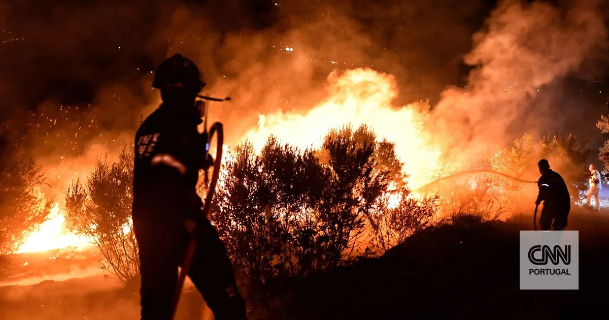 Incêndios: Fogo em Arganil está "muito violento" e há três aldeias na linha das chamas