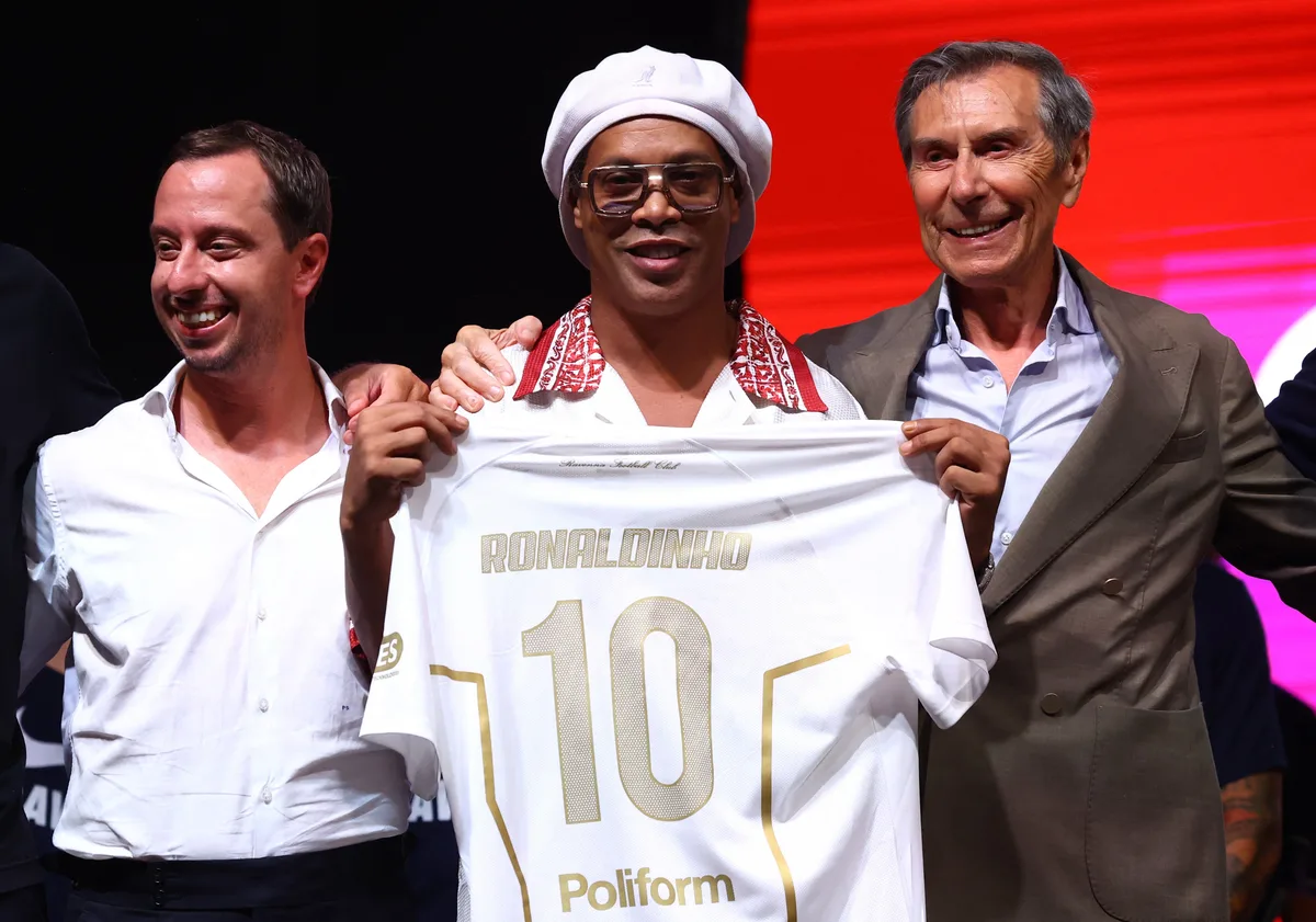Aos 46 anos, Ronaldinho mira gol 300 em retorno ao futebol pelo Ravenna: "Estou em forma"