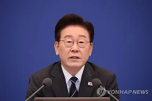 李대통령, 대구 천장붕괴 사고에 "인명구조에 총력 다하라"