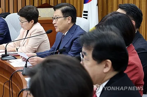 김용범 사퇴에 기세 오른 국힘, 김승원 정조준…"용혜인은 미끼"(종합)