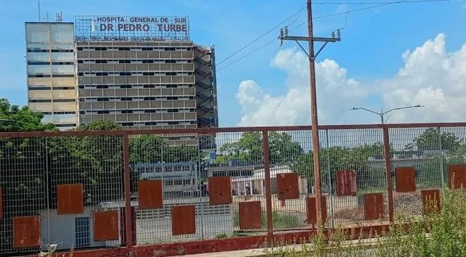 LUZ aclara que director del Hospital General del Sur está desincorporado del postgrado