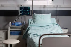 Hospital não pode exigir depósito antecipado para internação de emergência