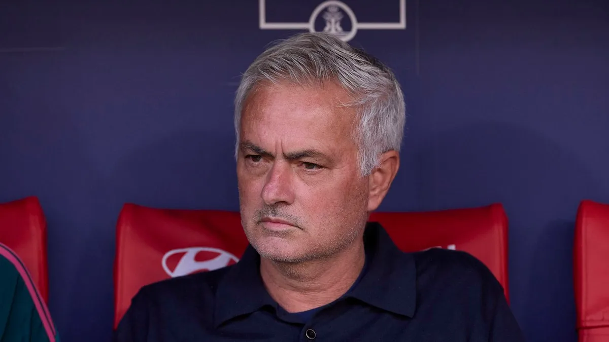 El Comité de Disciplina señala al Real Madrid y sanciona con un partido a Huijsen y a los ayudantes de Mourinho y Simeone
