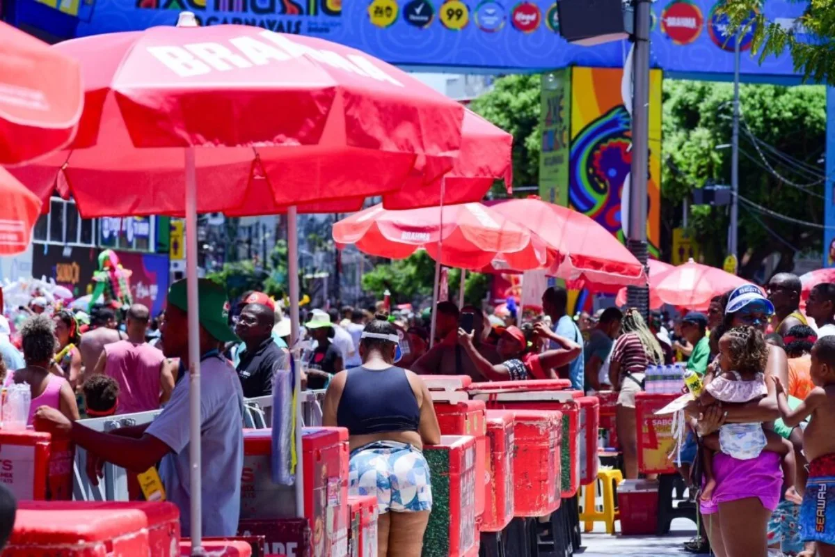Cadastramento de ambulantes para festas populares em Salvador começa na terça-feira; saiba mais