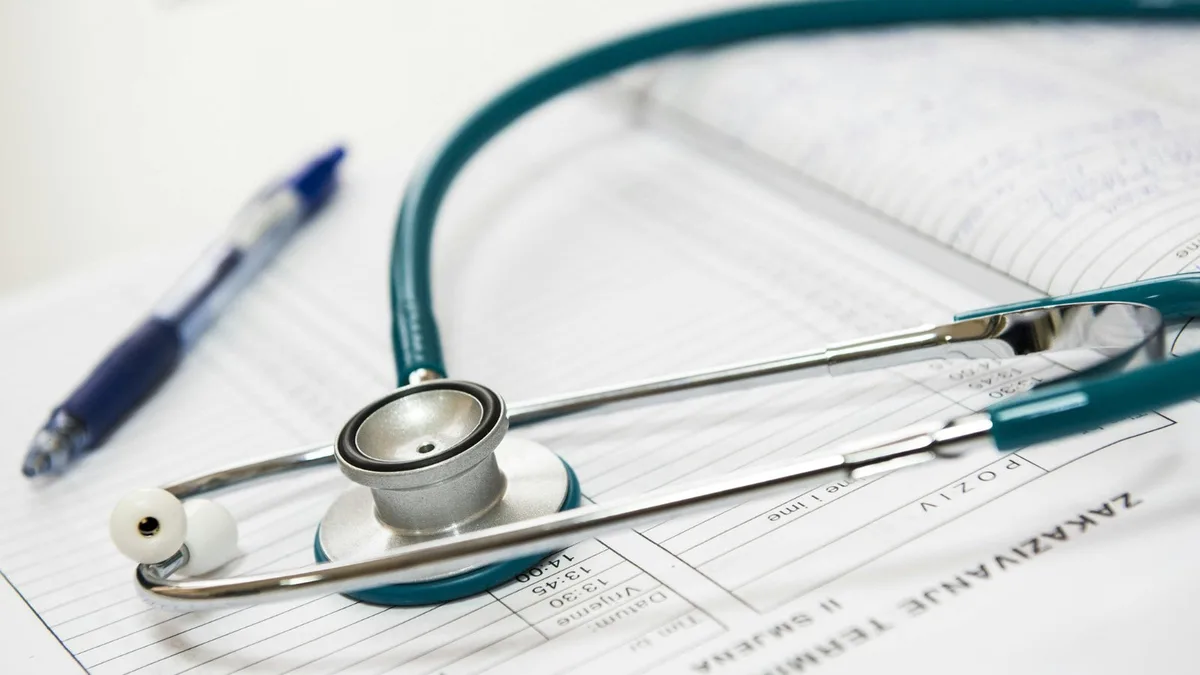 Entre 8 et 8,3% de hausse médiane selon le type de contrat: les tarifs des mutuelles et assurances santé vont encore plus flamber en 2027 que cette année