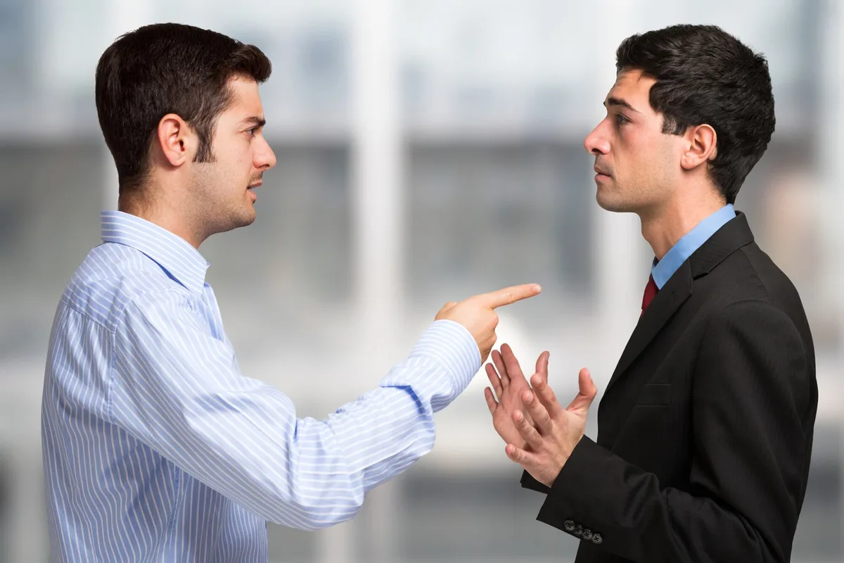Los expertos en psicología coinciden: las personas que echan la culpa a los demás de sus malas acciones pretenden evitar emociones difíciles