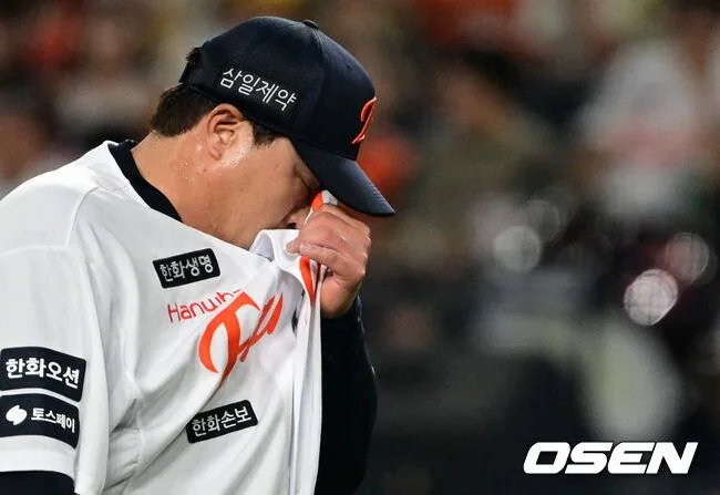 '볼넷-볼넷-홈런' 류현진 맞아? 실점 과정이 최악이었다…3회에만 5실점 와르르, 10승 또 실패 [오!쎈 대전]