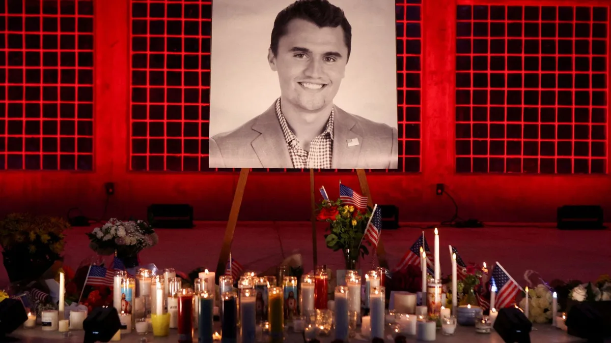 De mártir de Trump a meme de IA: cómo el asesinato de Charlie Kirk deshumanizó la violencia política