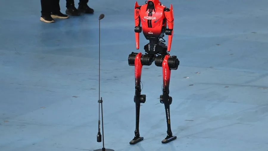 Roboter-Wettkampf: Roboter aus China unterbietet Weltrekord über 100 Meter