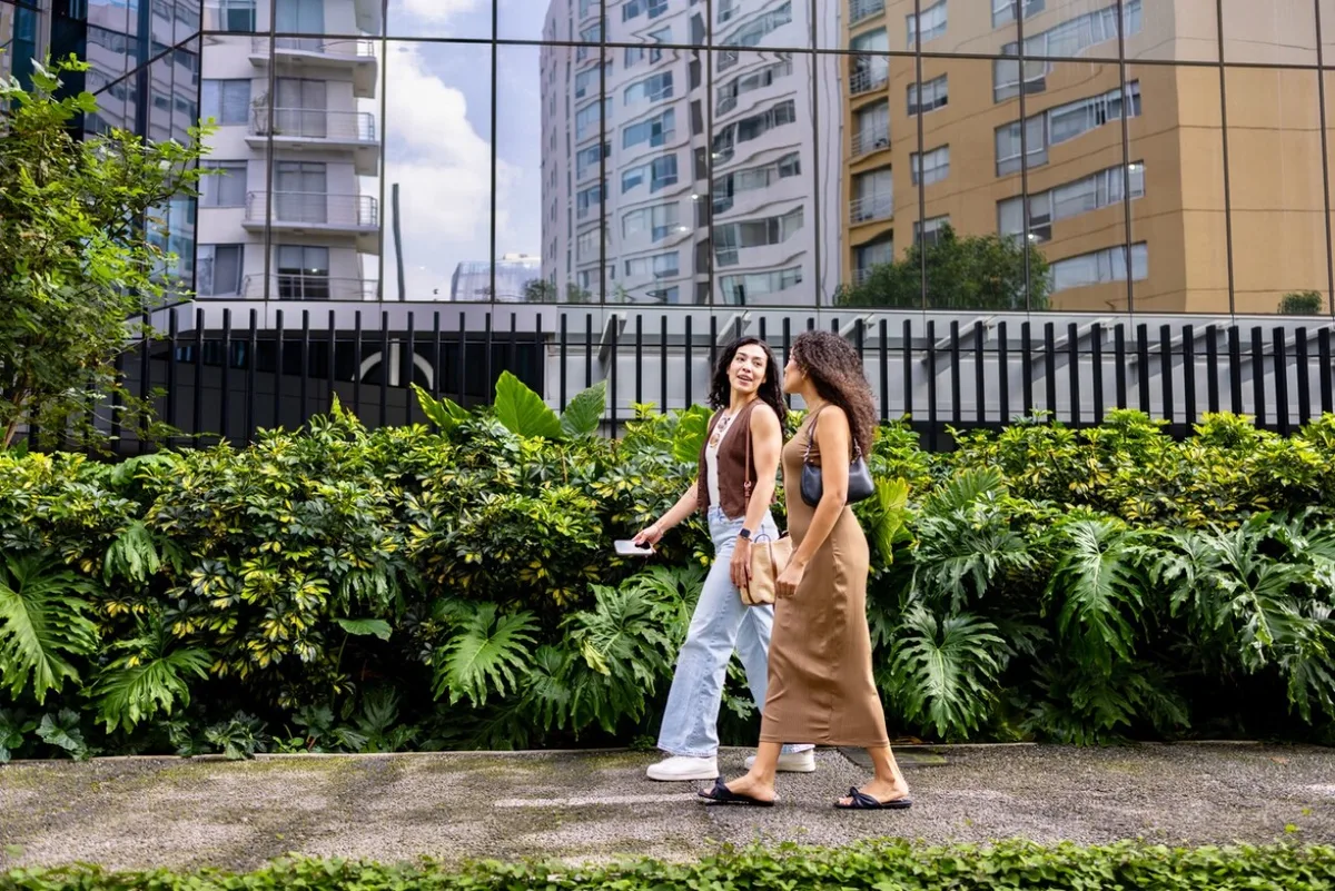 Millennials necesitan ganar 85,800 pesos para comprar casa en CDMX, menos del 4% lo logra