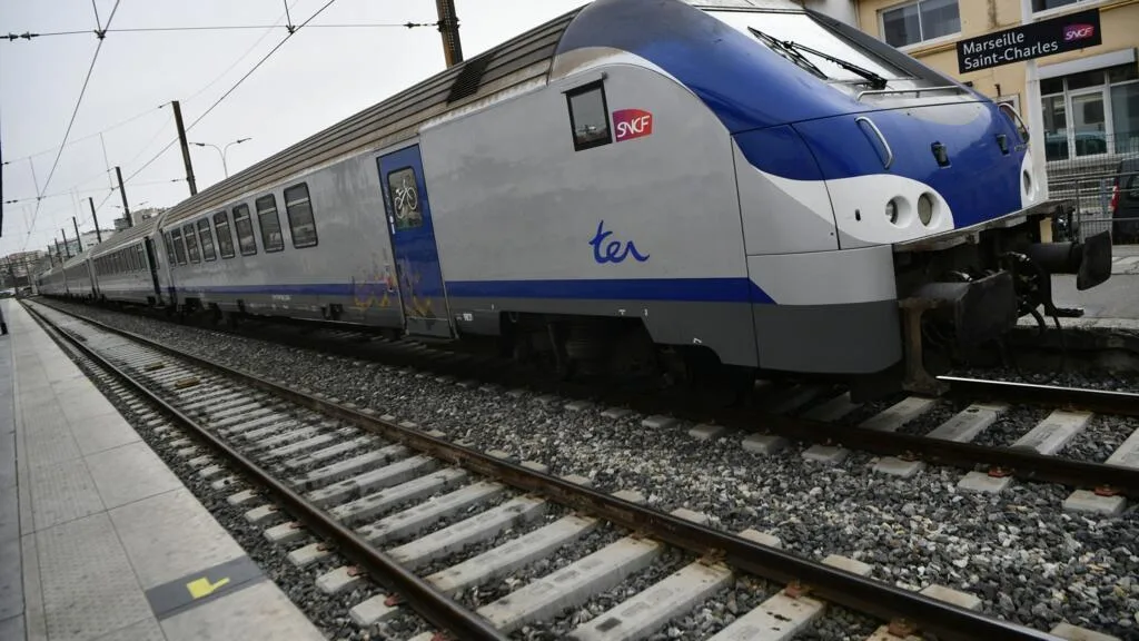 Un train déraille en Seine-Maritime, une vingtaine de blessés selon un bilan provisoire