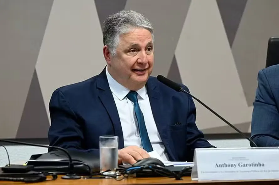 Garotinho é de esquerda ou de direita?