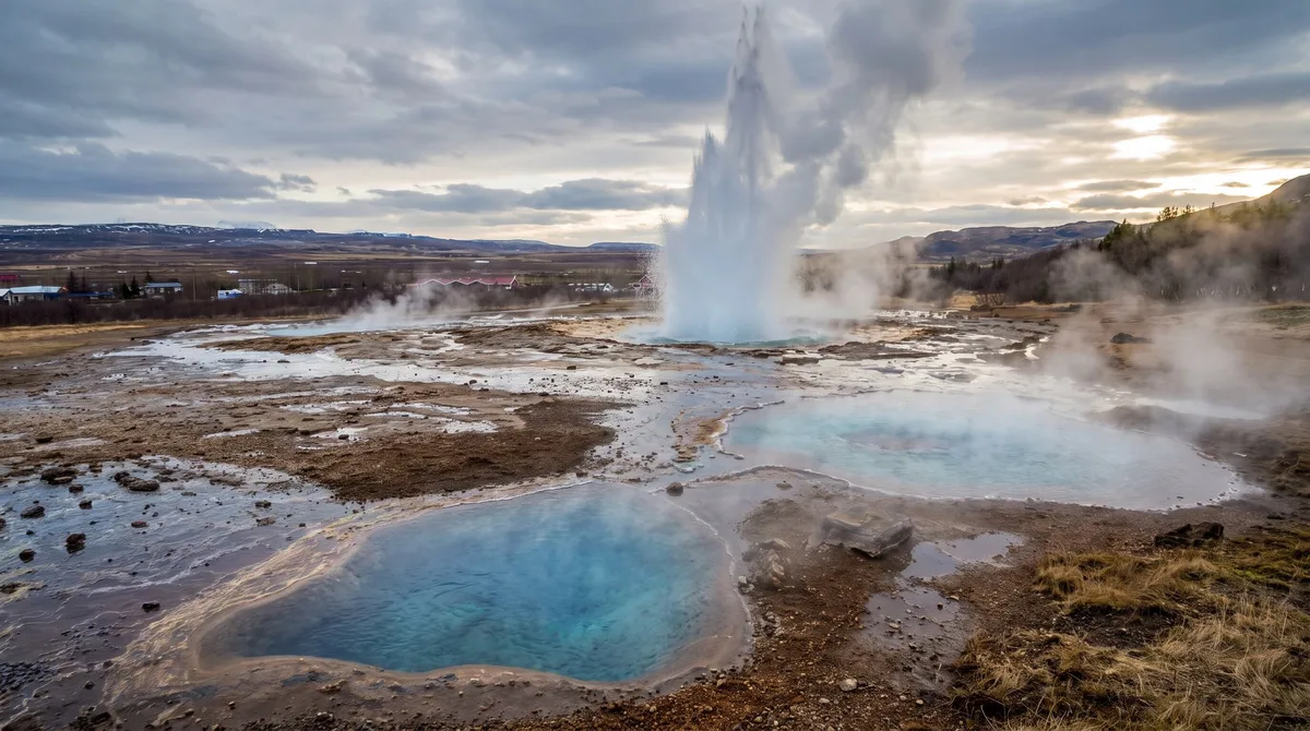 El valle de Islandia donde el agua hierve, el vapor emerge del suelo y casi nada puede sobrevivir