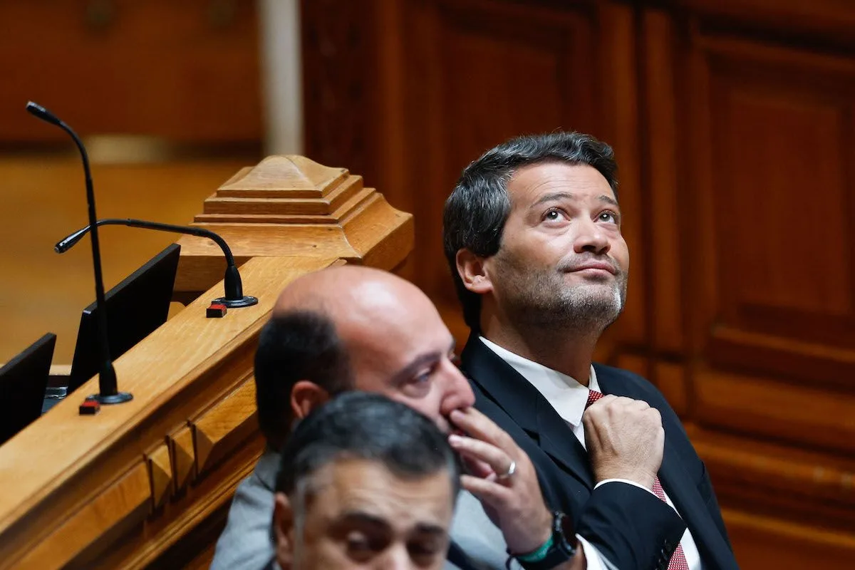 Chega e Ventura lideram intenção de voto e confiança para primeiro-ministro