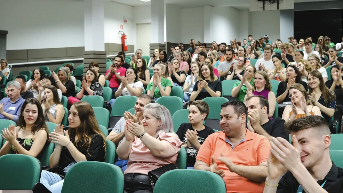HJ Além dos Muros leva conteúdos gratuitos para espaços de Concórdia