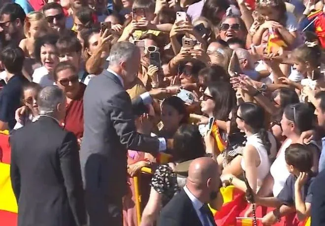 Melilla recibe con júbilo a los Reyes en el cierre de su histórica visita a las ciudades autónomas