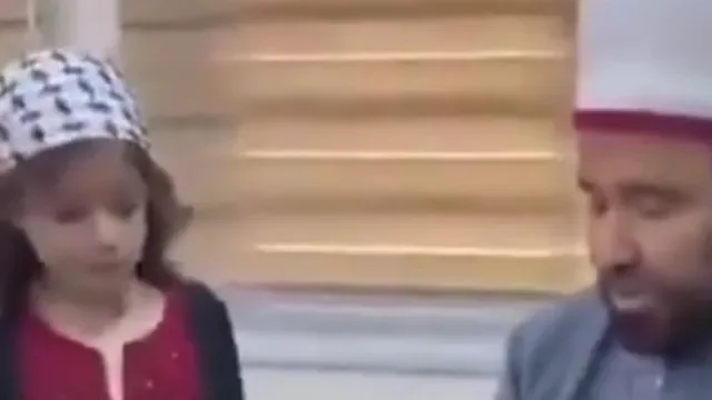 Ministro palestiniano demite-se após fazer ritual juntamente com criança