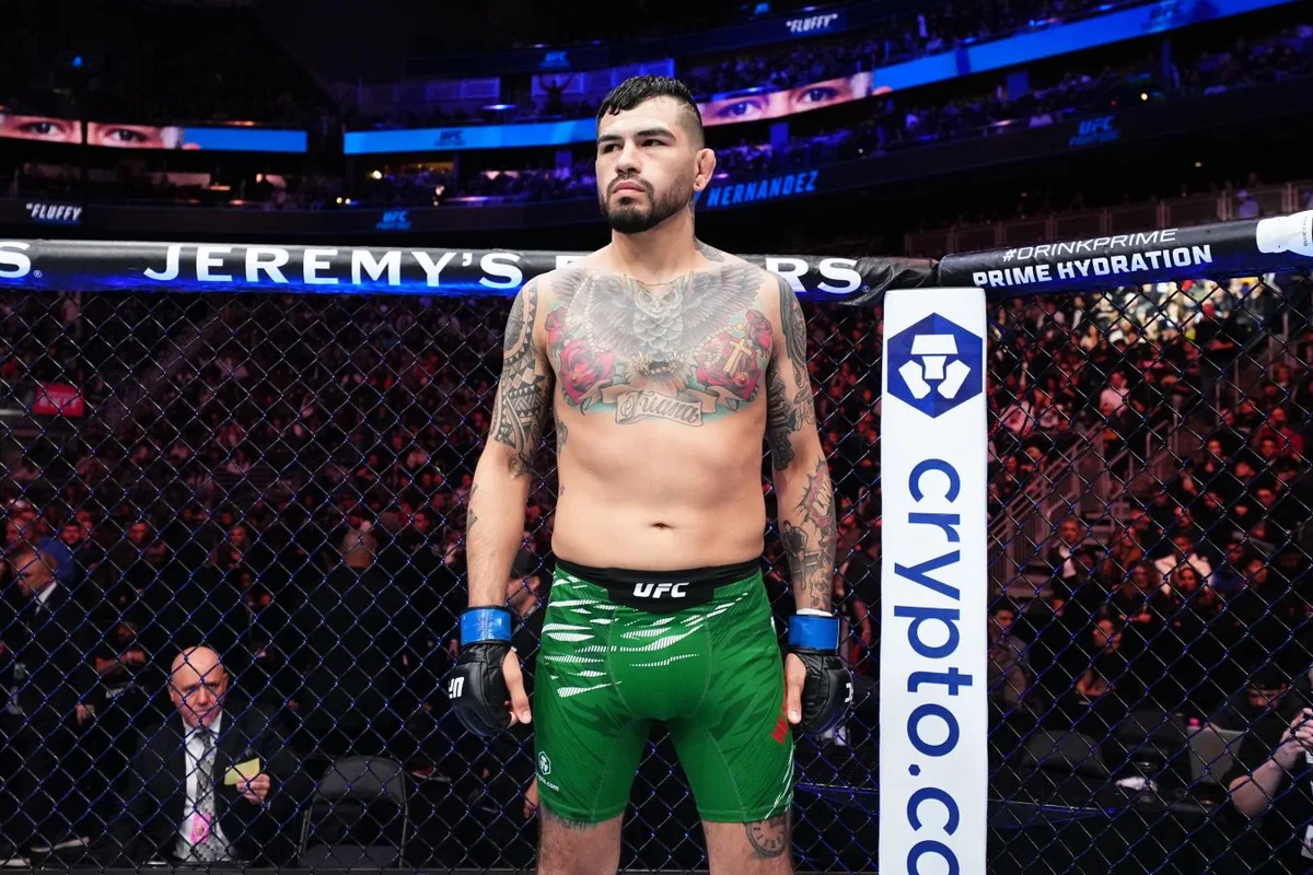 Дана Уайт: Энтони Эрнандес проиграл, но заслужил огромное уважение на UFC в Сакраменто