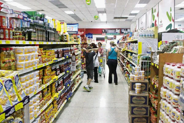 Costo de los alimentos en Maracaibo aumentó 0,86 % en dólares y 7,39 % en bolívares durante agosto