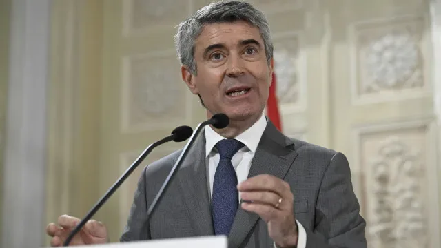 Carneiro quer rentrée como "demonstração da força de uma alternativa"