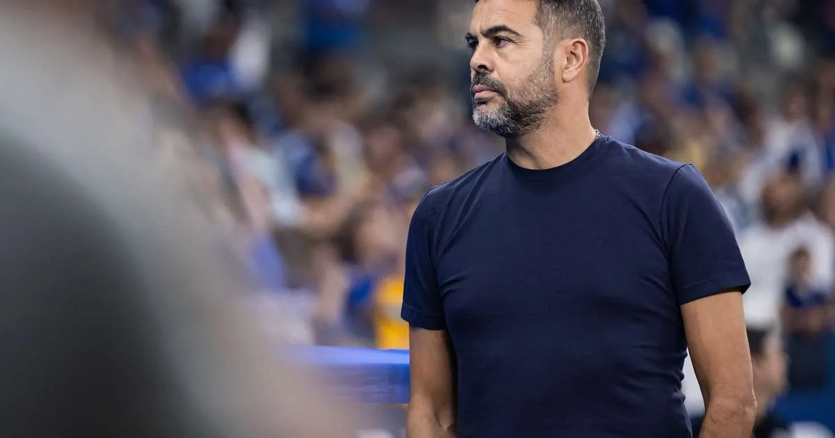 Artur Jorge pede reação rápida no Cruzeiro após eliminação: "Temos que ser imediatamente reativos"