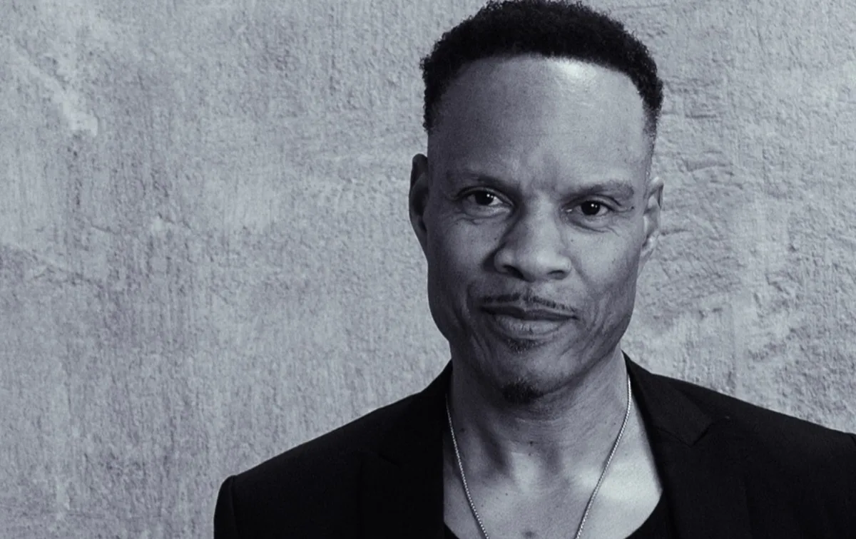 Baterista do Earth, Wind & Fire está em coma induzido após parada cardíaca