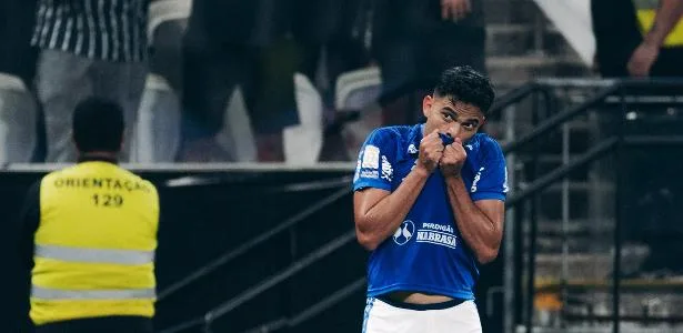 Apostas de Artur Jorge decidem, e Cruzeiro quebra sequência do Corinthians