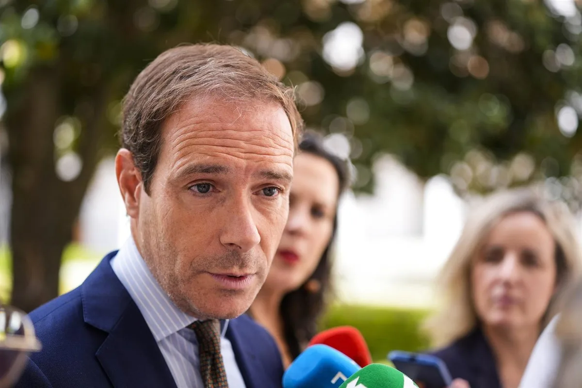 Vox ve "muy difícil confiar y pactar" con el alcalde de Sevilla si hay "islamización" de Polígono Sur con la mezquita
