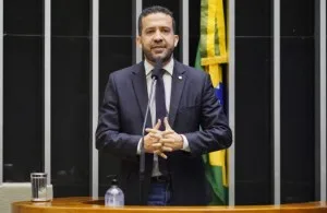 Campanha de Flávio enviará novo relatório ao TSE sobre canal ‘Exército do Lula’