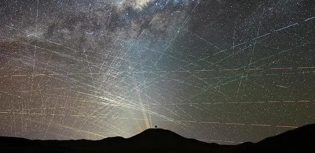 Céu congestionado: constelação de satélites atrapalham telescópios na Terra
