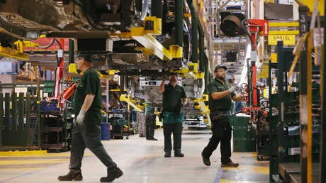 Four in five new UK jobs taken by foreigners – report