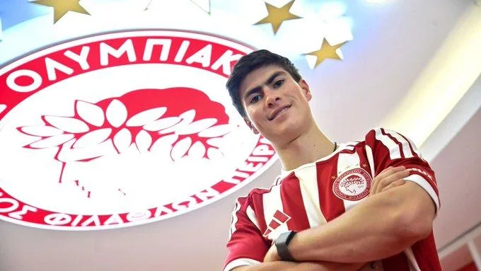 El mexicano que enfrentará la Hormiga González en su debut con Olympiacos